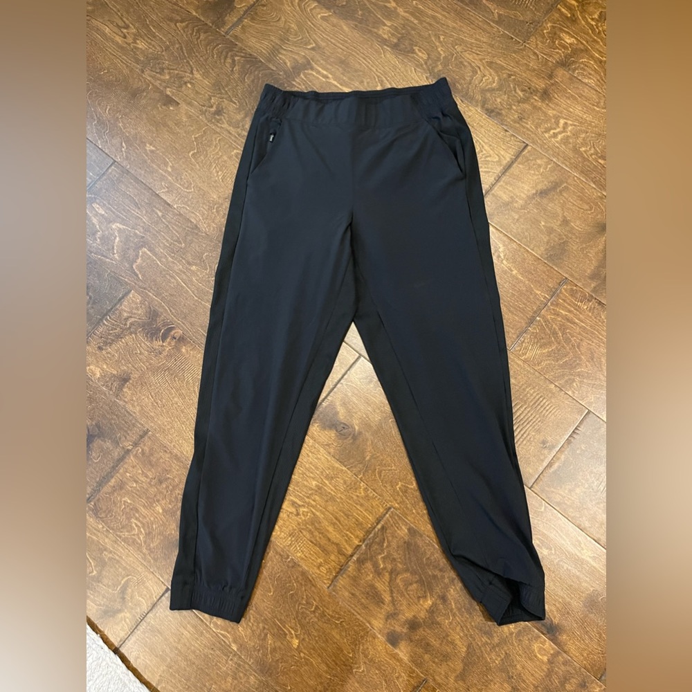 Brooklyn jogger - size 6 - excellent used condition.
